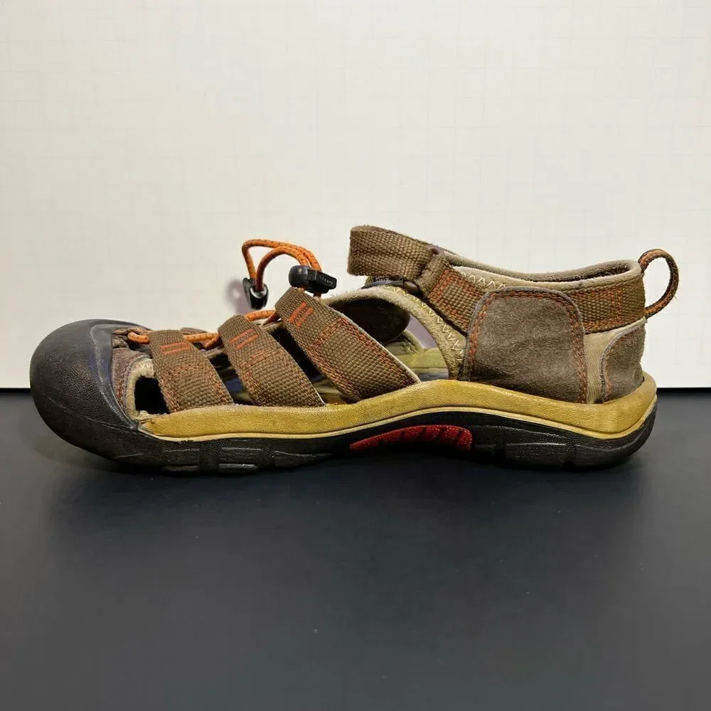 Kids KEEN Newport H2 Brown Waterproof Sandals / Size 5